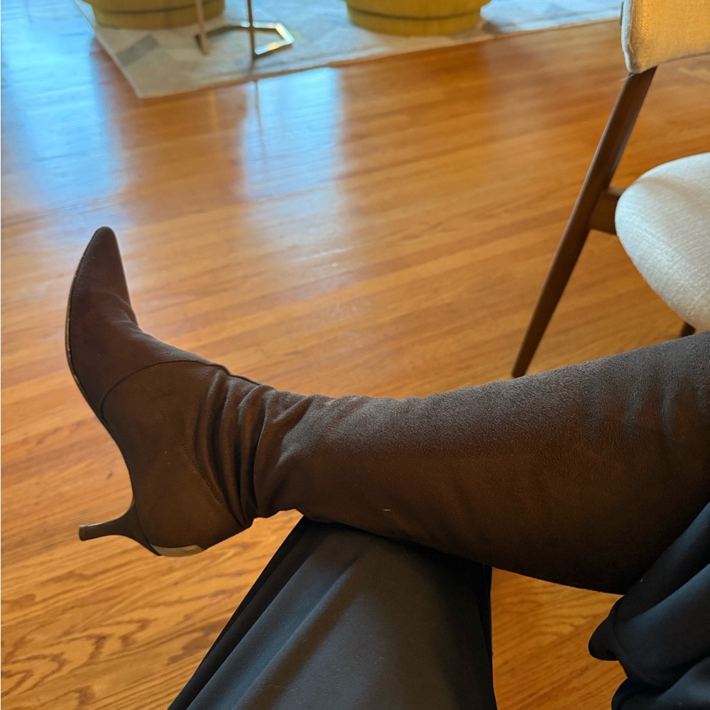Donald J. Planer Brown Women's suede Boots sz 8.5